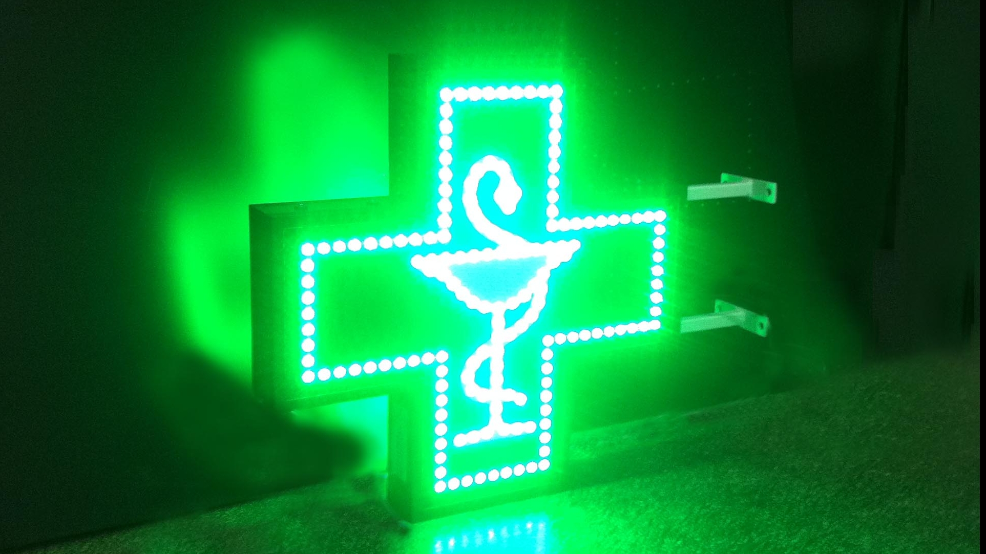 Consiliul Concurenţei a autorizat preluarea Polisano Pharma de către Marcos Provit. Se vând cele 12 farmacii din Sibiu