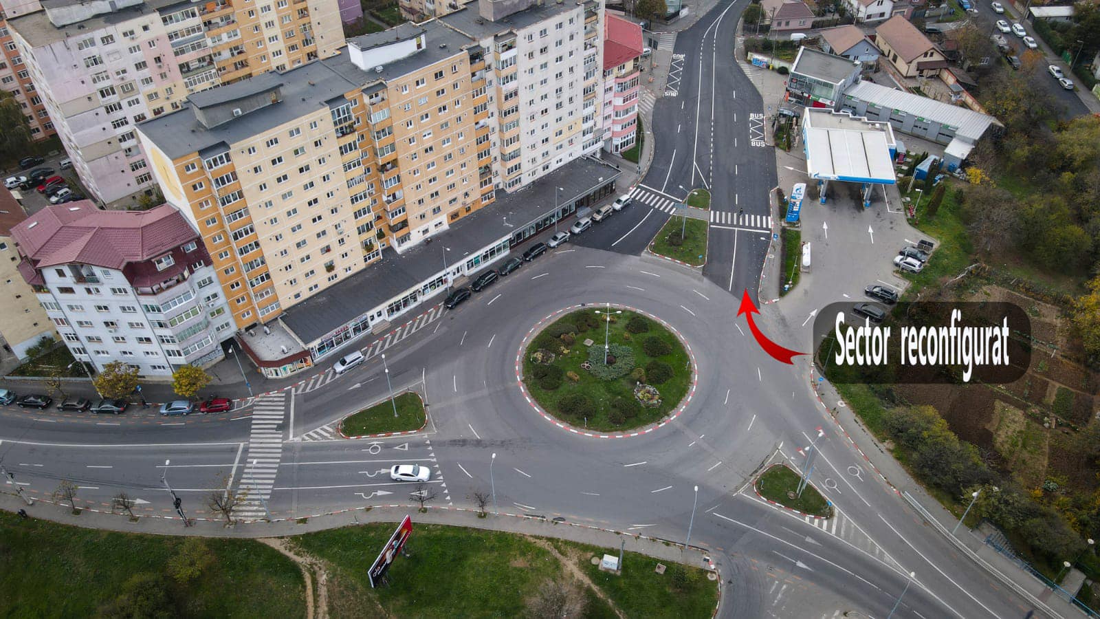 Pentru fluidizarea circulației: modificări ale marcajelor în giratoriul Ștefan cel Mare cu Semaforului. Mai multe zone hașurate, pe Ștefan cel Mare
