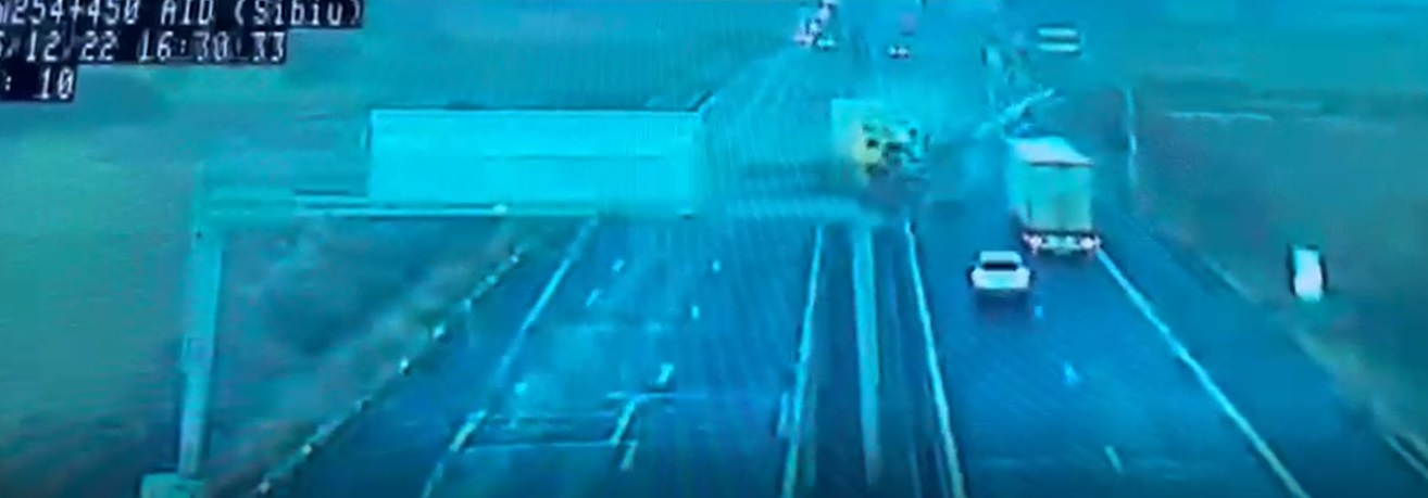 Imagini video cu accidentul care s-a produs pe A1. Șoferul nu a avut nicio șansă