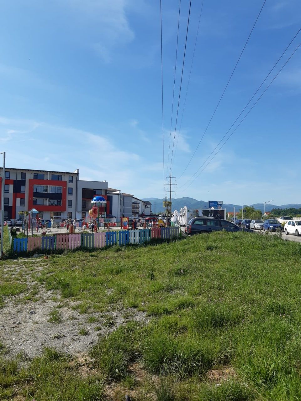 USR Cisnădie: Primăria Cisnădie pune în pericol viața copiiilor care se joacă zilnic în singurul loc de joacă din Cartierul Arhitecților