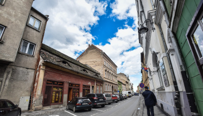 Locuiesc în centrul Sibiului și am fost anunțat că am încălcat legea când am reparat casa. Ce materiale sunt permise și care sunt interzise?