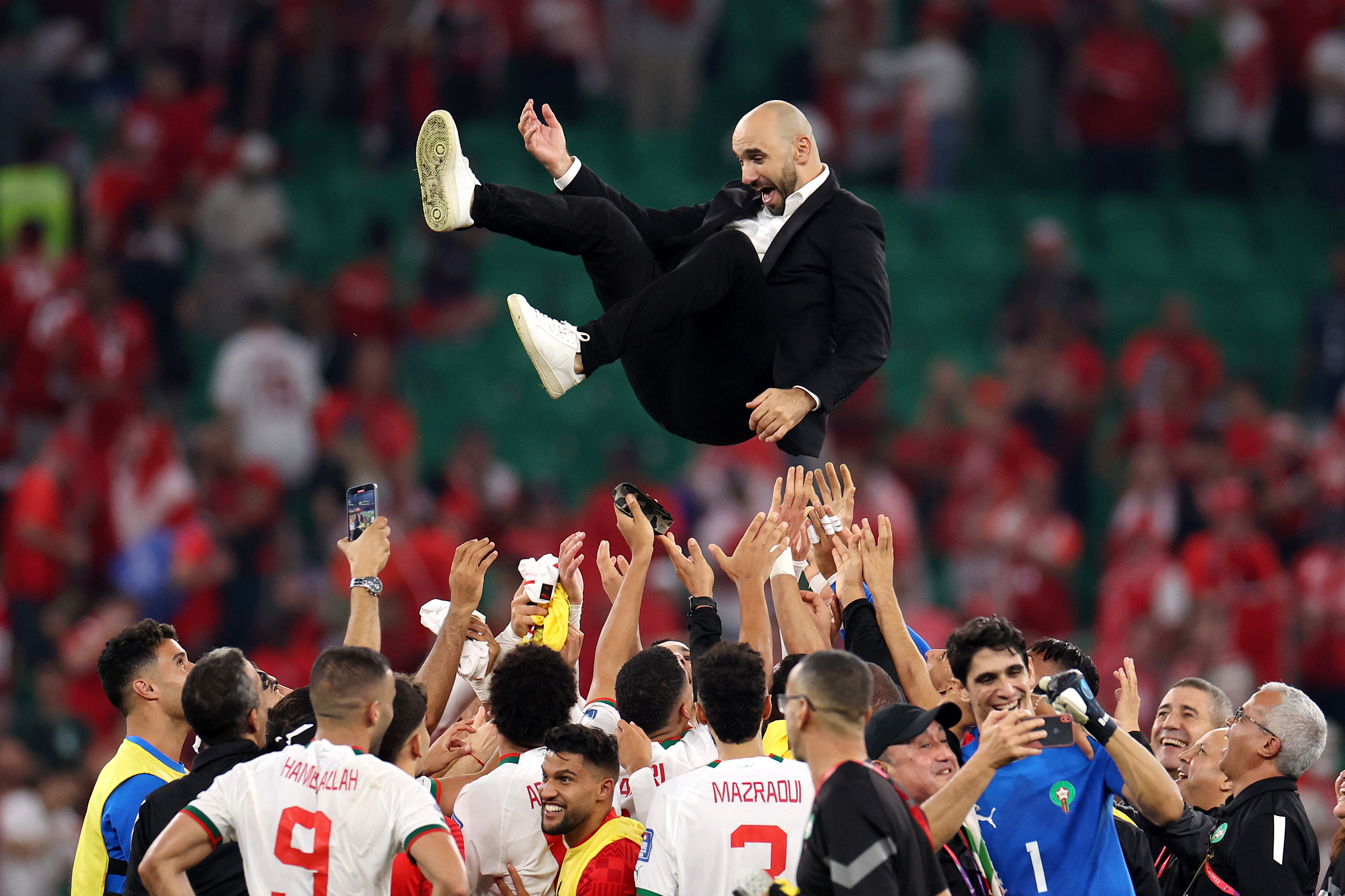CM 2022 – Etapa III: Maroc câștigă grupa și bate golul 100, dar în propria poartă. Prima femeie arbitru. Programul de azi