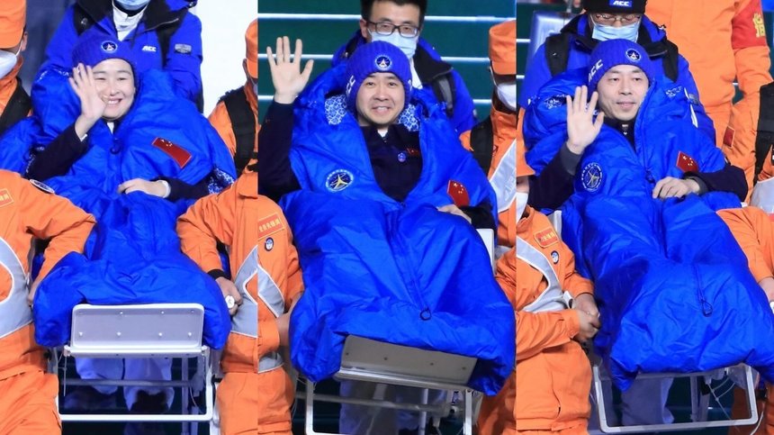 Trei astronauţi chinezi au revenit cu bine pe Terra, după şase luni petrecute în spaţiu