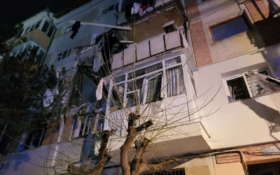 Patru răniţi în urma exploziei dintr-un bloc din Suceava. O persoană este în stare gravă