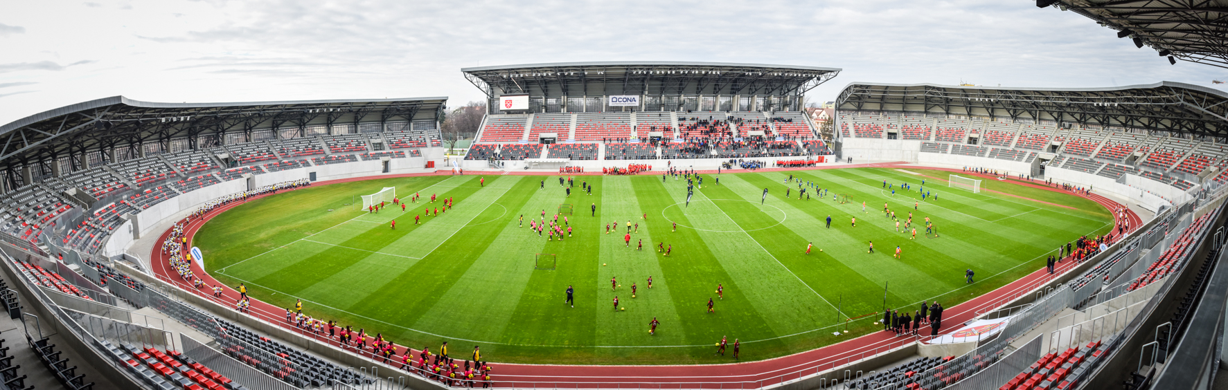 Sărbătoare mare: Noul Stadion Municipal a fost inaugurat. ”Sibiul este un oraș în care se trăiește frumos”