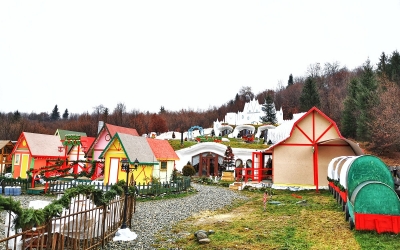 O nouă atracție pentru copii, în județul Sibiu. Dealul lui Crăciun, tărâm de poveste