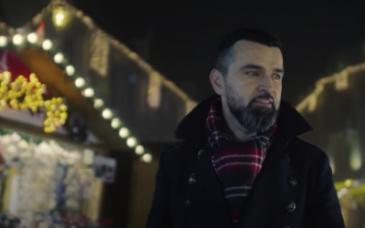 Tenorul Vlad Miriță a filmat videoclipul celei mai noi melodii la Târgul de Crăciun din Sibiu. „Mă simt ca acasă”