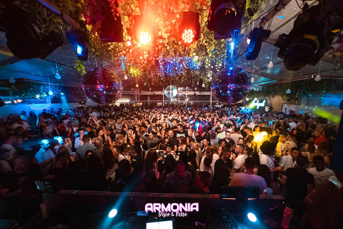 Câstigă 2 pachete GOLD în valoare de 700 lei la Revelionul ARMONIA de la Redal Expo