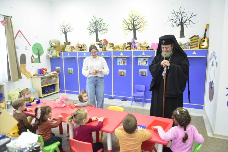 Grădinița „Sfântul Nicolae” a Arhiepiscopiei Sibiului din cartierul Arhitecților a fost binecuvântată de IPS Laurențiu Streza