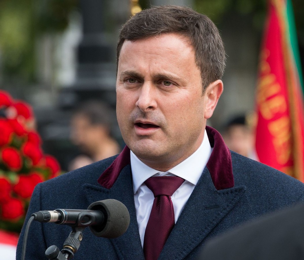 Premierul luxemburghez Xavier Bettel, acuzat de plagiat, renunţă la diploma de studii aprofundate obţinută în Franţa