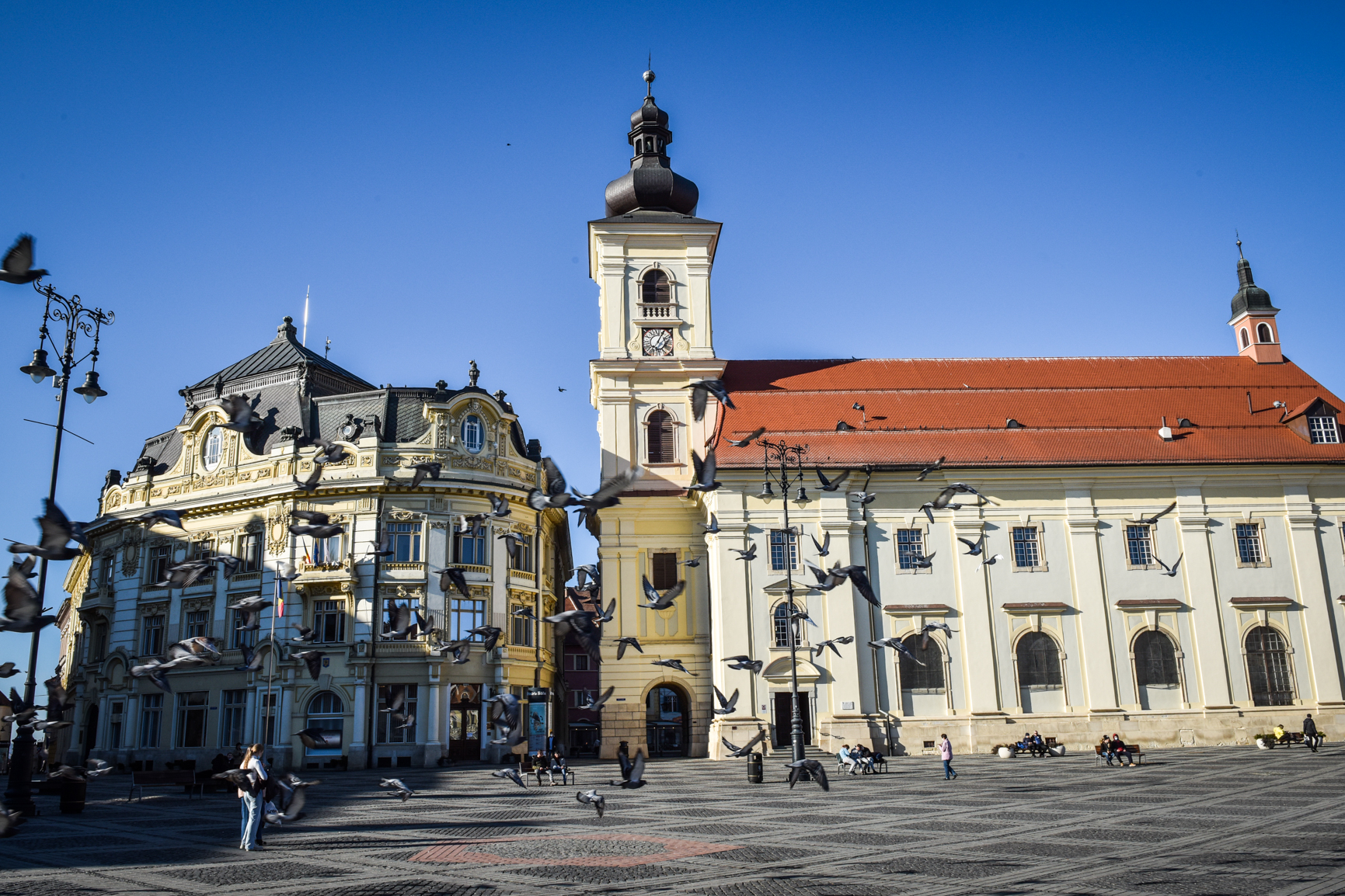 Incidența în Sibiu este aproape de 47 la mie, cu aproape 8.000 de cazuri active. 11 localități din județ au o rată de infectare de peste 20