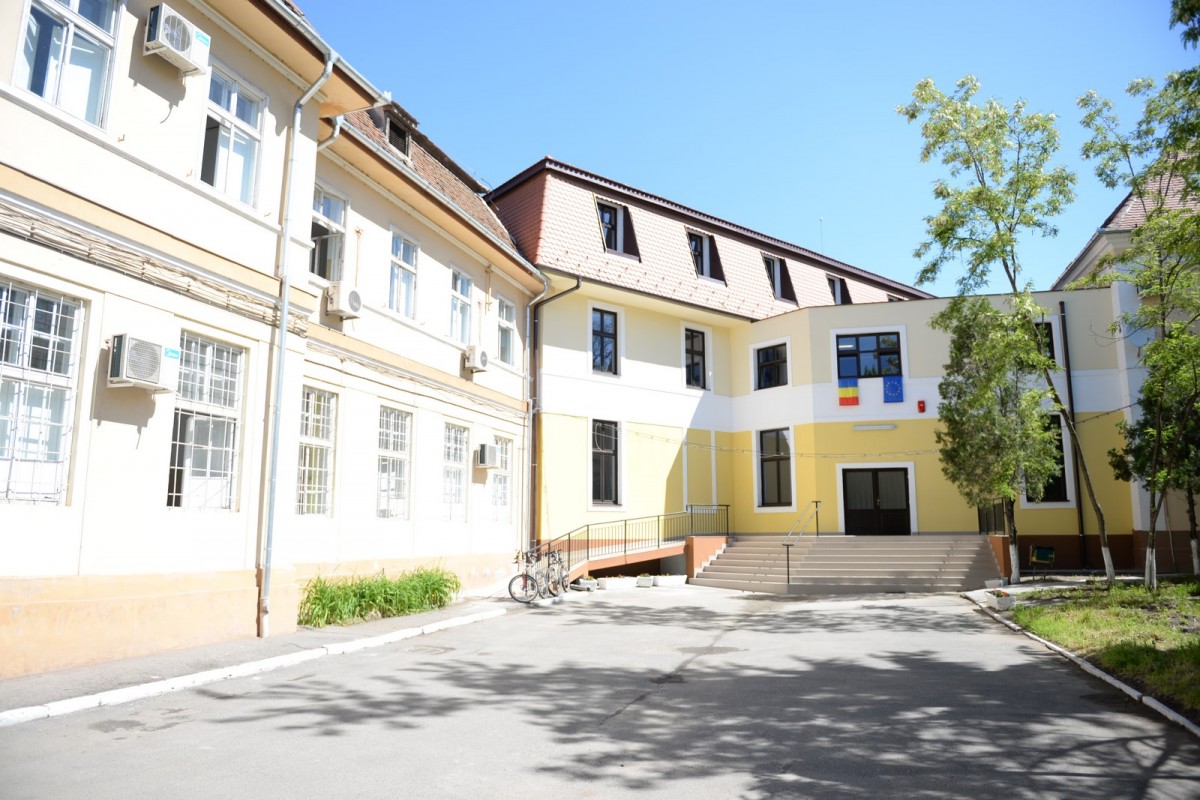Peste 400 de sibieni au ajuns la centrele de evaluare COVID-19. Situațiile în care poți părăsi izolarea