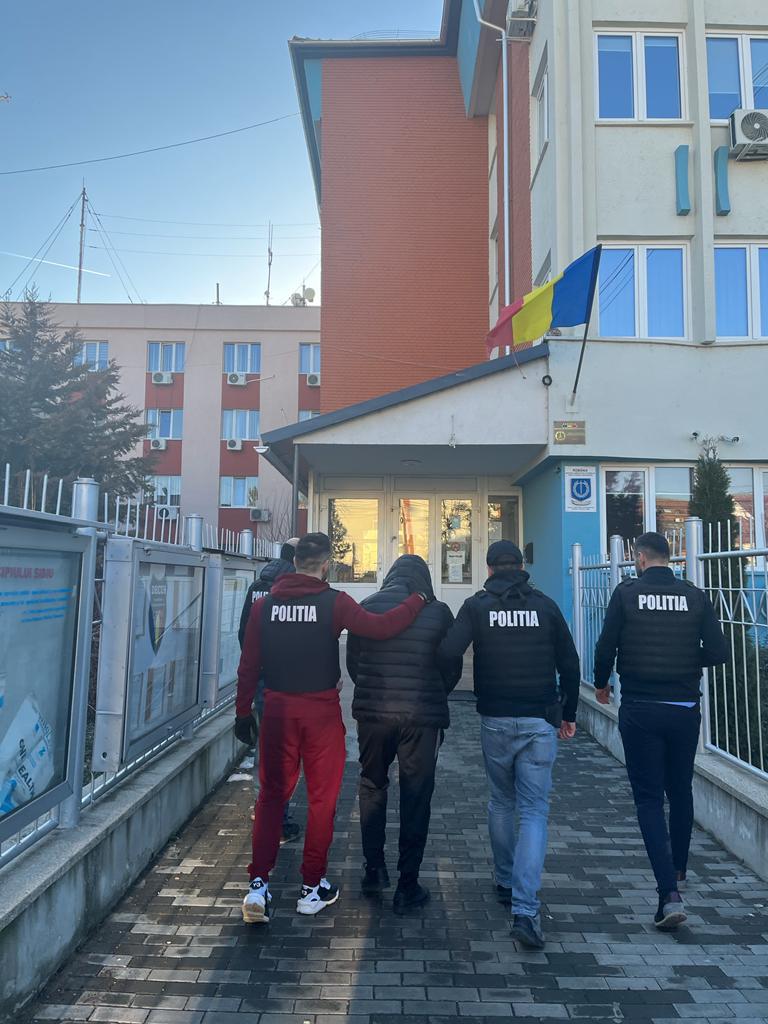 Judecătorul respinge propunerea de arest preventiv pentru cuțitarul din Lazaret. Va sta în arest la domiciliu