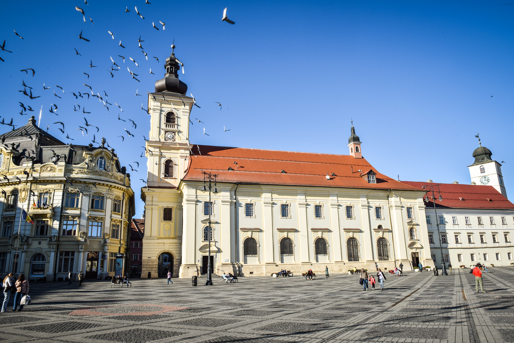 Incidența în Sibiu continuă să scadă - 46,14 astăzi, cu 7.827 cazuri active