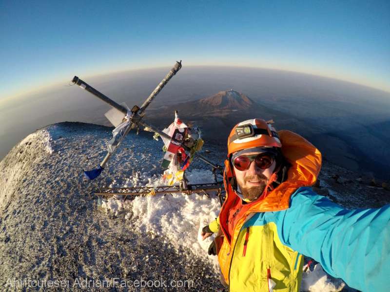Hunedoreanul Adrian Ahriţculesei a cucerit vulcanul Pico de Orizaba, cel mai înalt din America de Nord