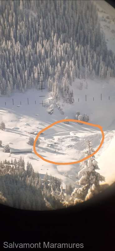 Cabana Puzdrele din Munţii Rodnei, acoperită complet de o avalanşă