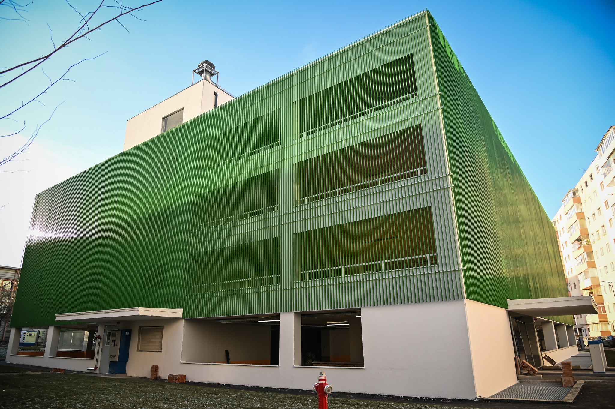 Primăria Sibiu a recepționat parcarea supraterană din Hipodrom: Va fi deschisă fără taxă, într-o primă etapă