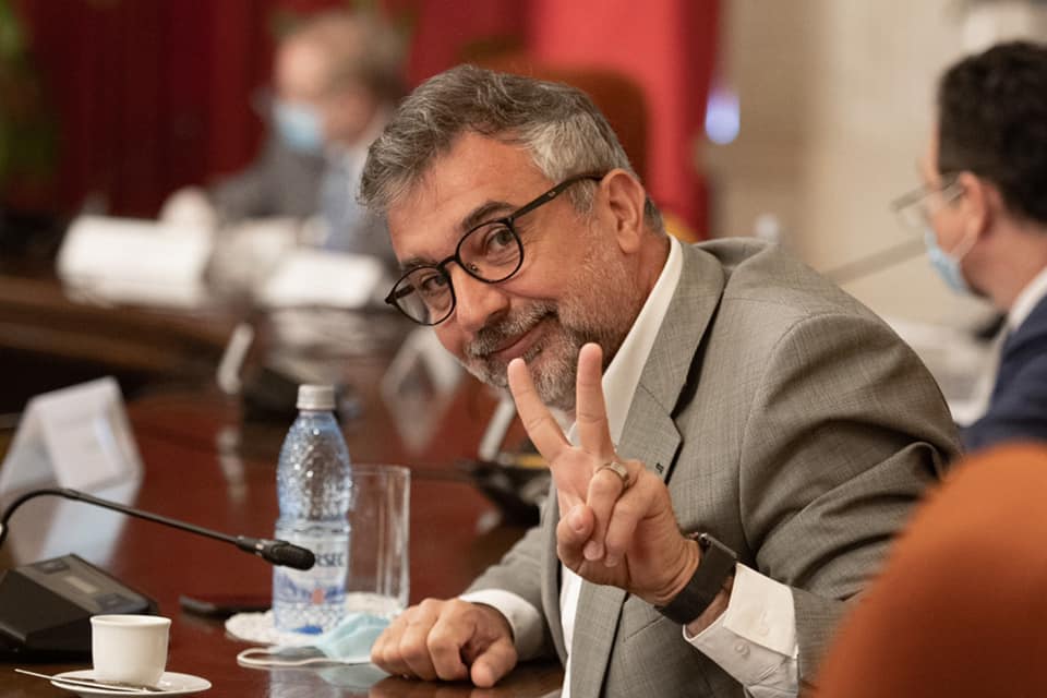 Sibienii Eugen Vaida și Alexandru Găvozdea cer demisia ministrului Culturii. I se reproșează schimbarea din funcție a directorului Institutului Național al Patrimoniului