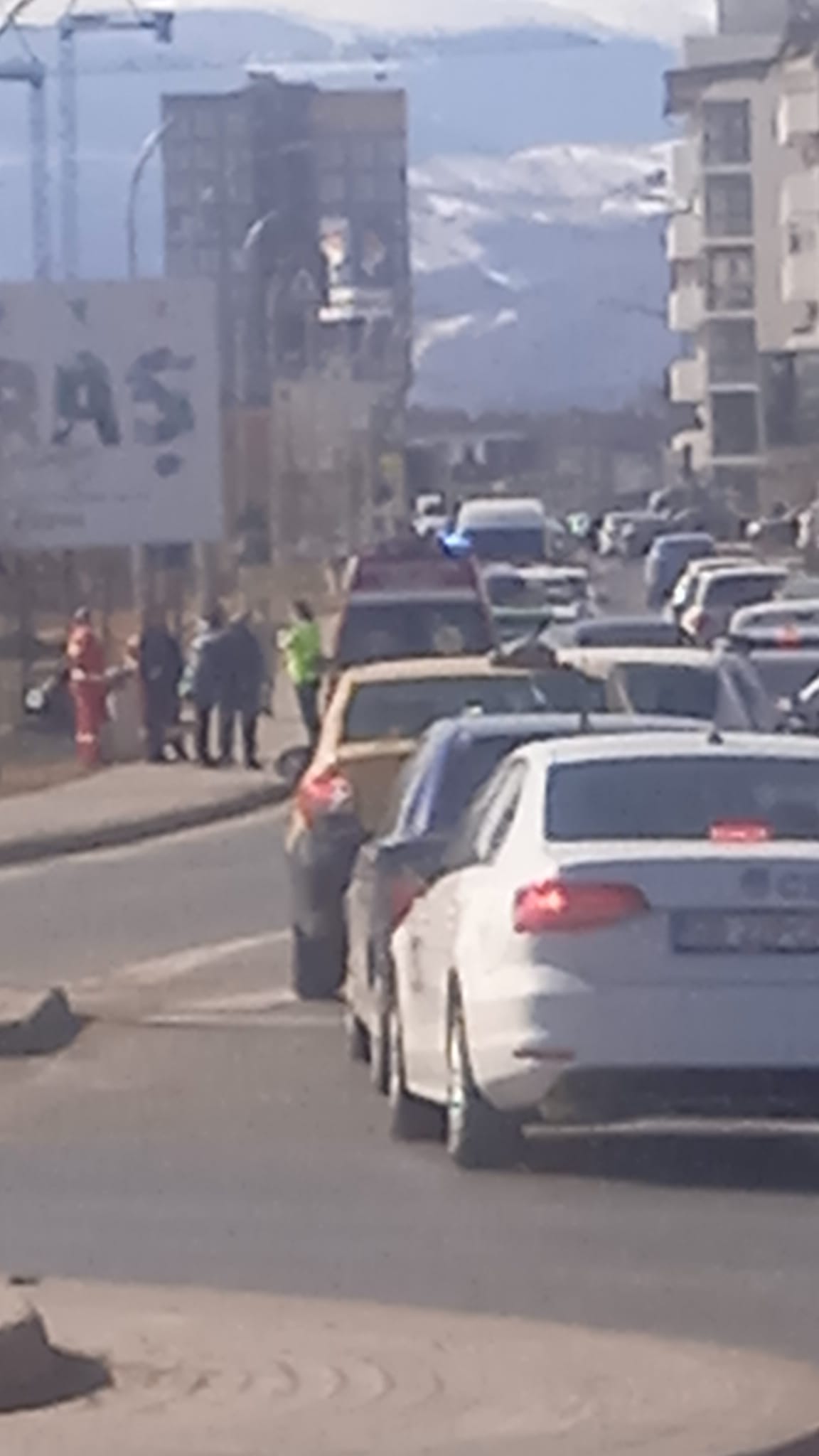 Amendă și permis suspendat pentru șoferița care a lovit un copil cu mașina, pe trecere, lângă Dedeman