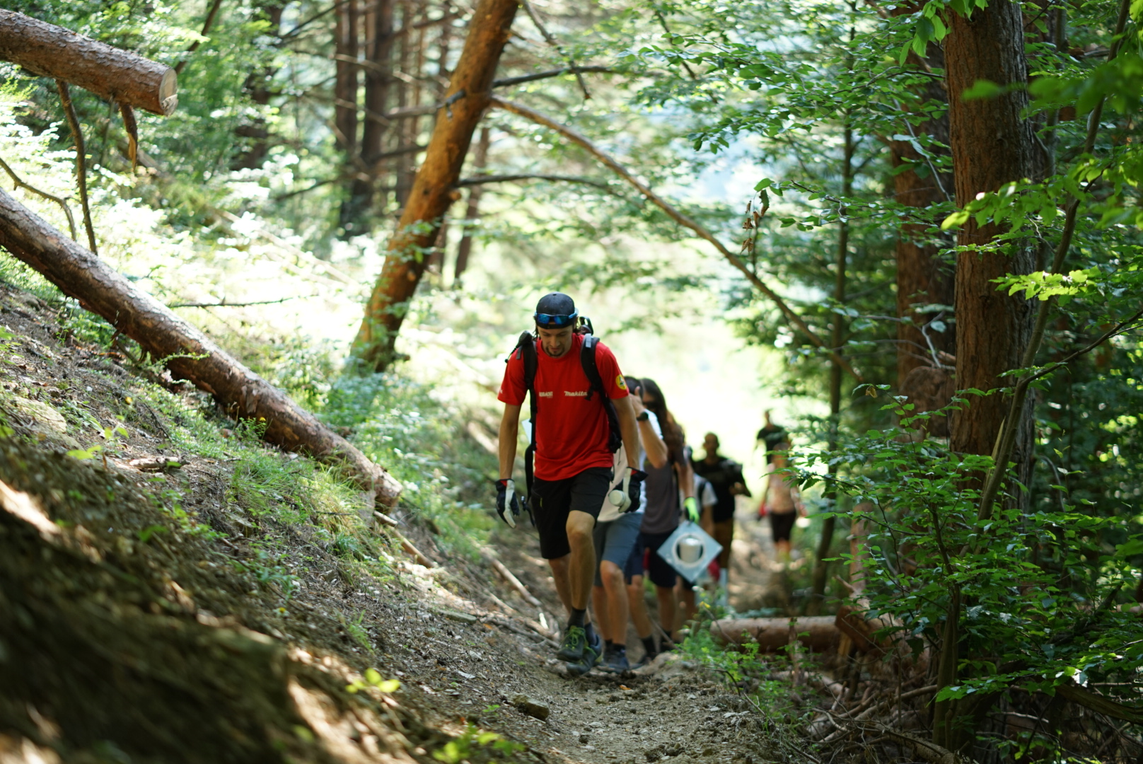 Studenții Academiei Forțelor Terestre vor ajuta la refacerea a 400 de km de trasee montane