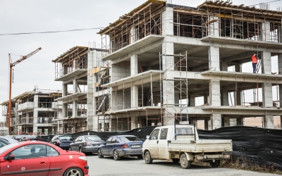 Specialiştii în imobiliare estimează o scumpire de circa 10% a apartamenelor cu două şi trei camere, în 2022