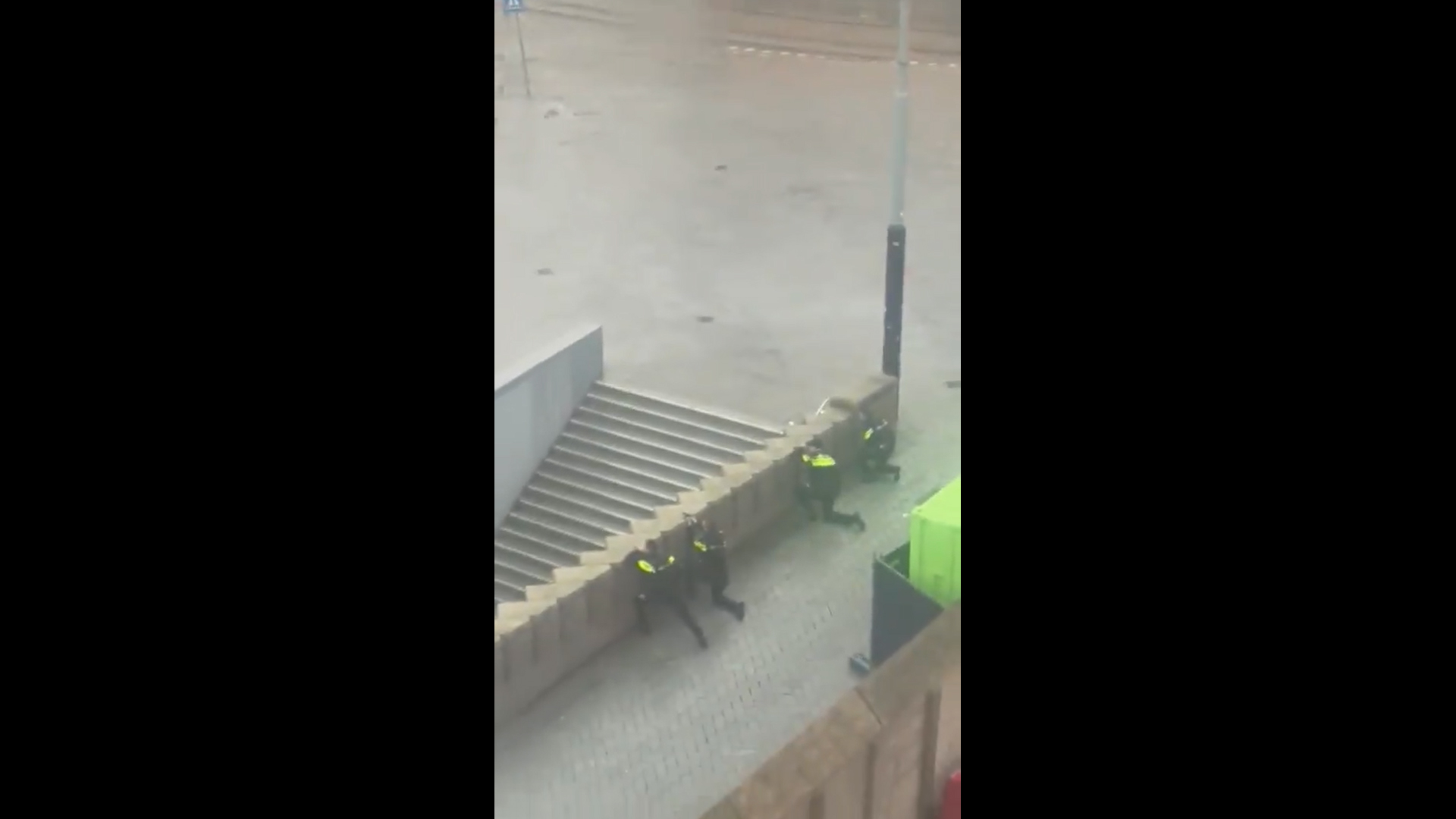 VIDEO Luare de ostatici într-un magazin Apple din Amsterdam