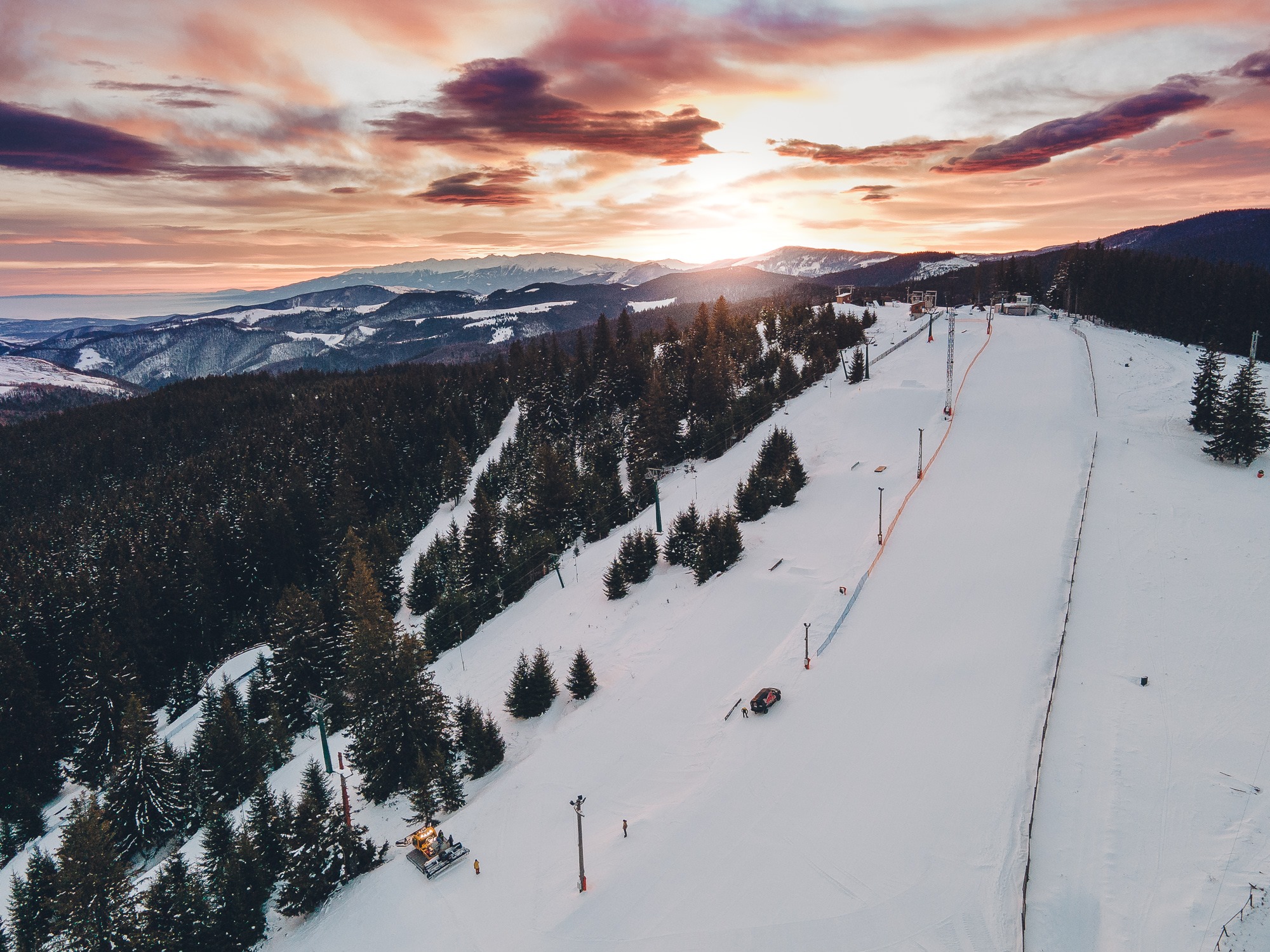 Arena Platoș continuă demersul pentru introducerea vacanței de iarnă. 60 de resorturi de schi și snowboard din țară s-au alăturat unei petiții publice