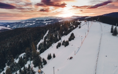 Arena Platoș continuă demersul pentru introducerea vacanței de iarnă. 60 de resorturi de schi și snowboard din țară s-au alăturat unei petiții publice