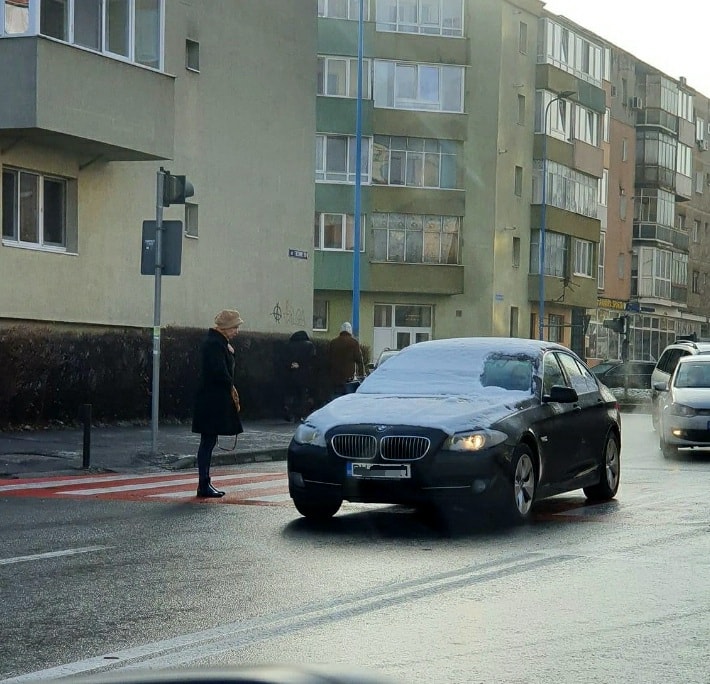 Amenzi de până la 1.160 de lei, pentru necurațarea parbrizului, dacă estompează vizibilitatea: Nu este vorba de comoditate, ci de nepăsare!