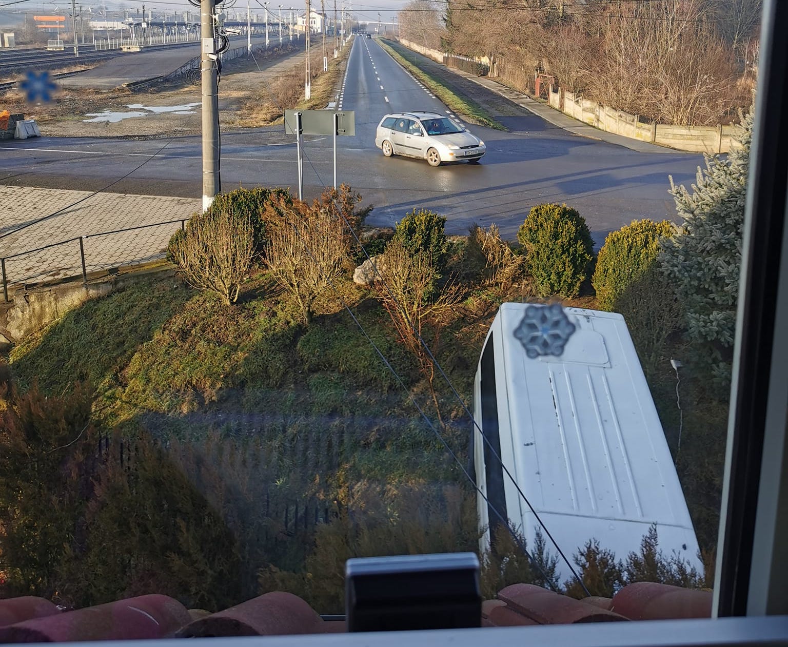 Noua intrare în Dumbrăveni a devenit magnet pentru accidente. Primarul: „Șoferii sunt de vină”