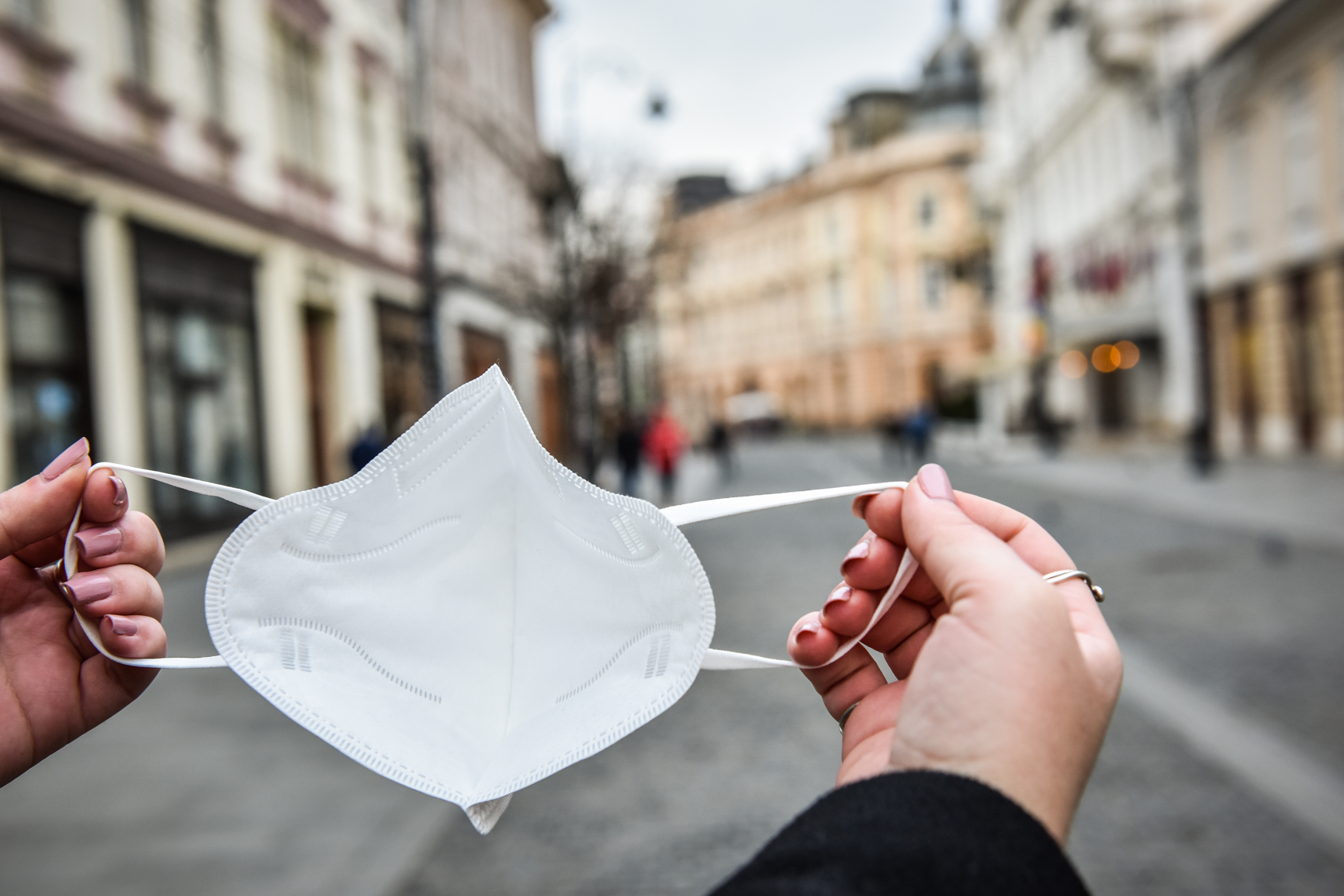 Începe relaxarea măsurilor anti-Covid: Fără certificat verde la mall, fără mască pe stradă, liber la nunți