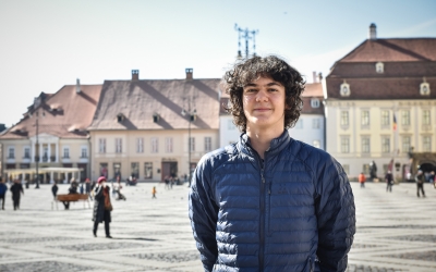 Tudor Vlad, tânărul care coordonează grupul Interact Sibiu: Am învățat cum să dau voce ideilor