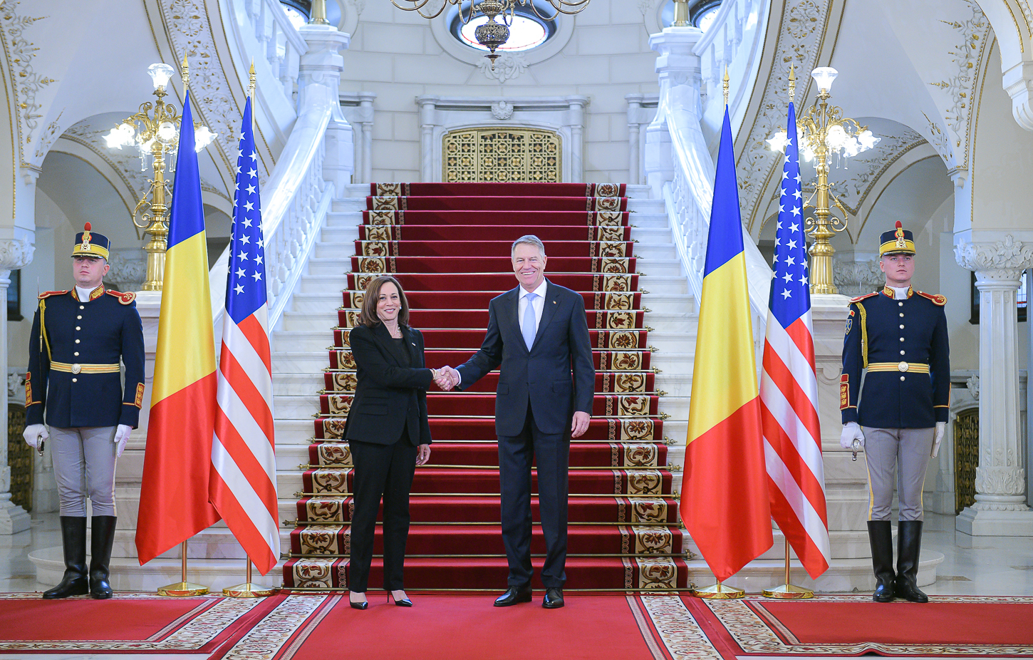 VIDEO: Iohannis alături de vicepreședintele american: „Nu avem date care indică că România ar fi ţintită printr-o agresiune”