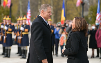 Vicepreședintele SUA la București. Iohannis: Criza energetică - oportunitate de a trece la independenţa faţă de gazul rusesc