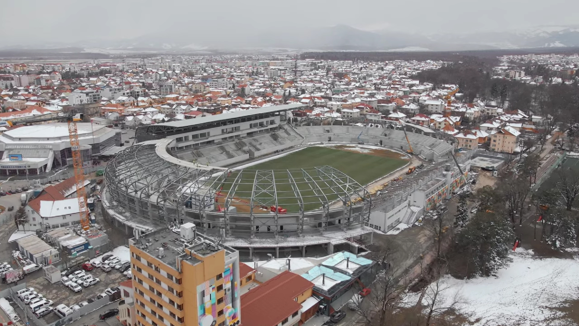 VIDEO Noi imagini de pe șantierul noului stadion al Sibiului. Stadiul lucrărilor la începutul lunii martie