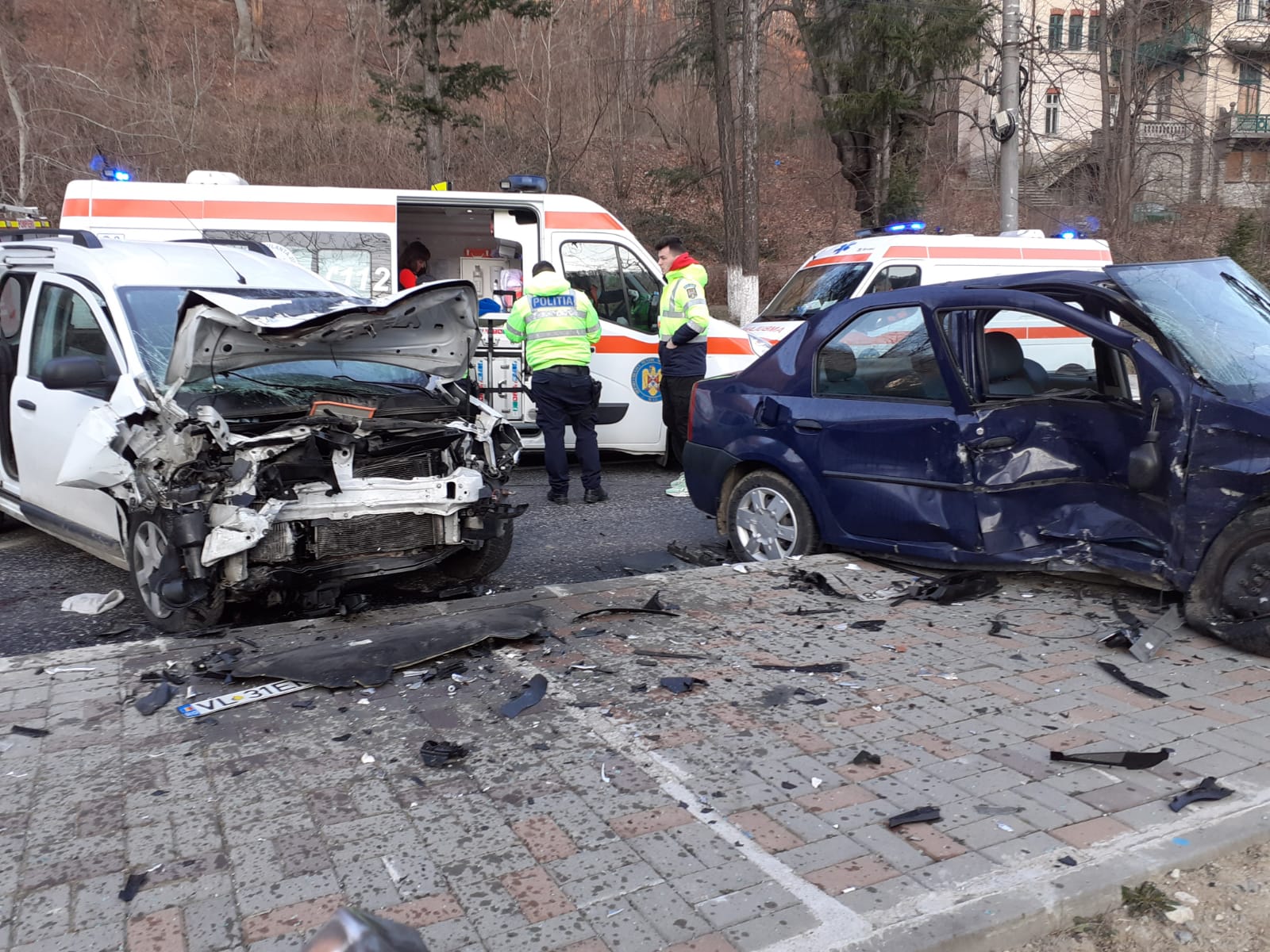 Accident cu patru victime la intrare pe Valea Oltului, în Călimănești