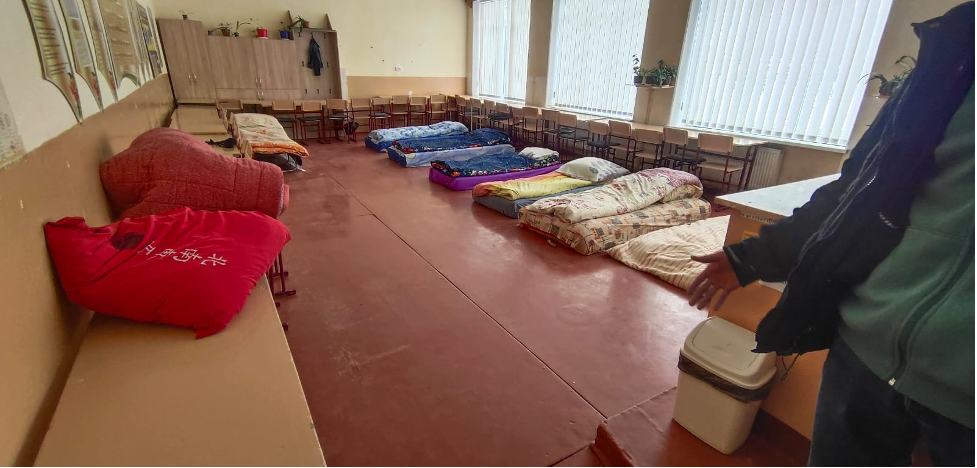 „O saltea, 5 minute, două vorbe calde” - campanie de donare de saltele refugiaților din Ucraina, lansată de jurnalistul Răzvan Cornețeanu