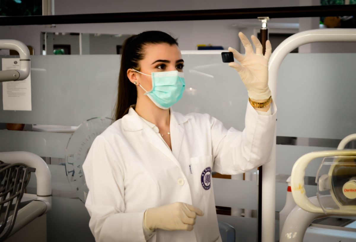Interviu cu un medic stomatolog: „Fast and Fixed este solutia recomandata in multe situatii“