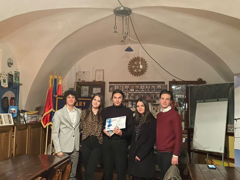 Șase tineri sibieni au fost premiați în cadrul unui concurs de creație literară organizat de Interact