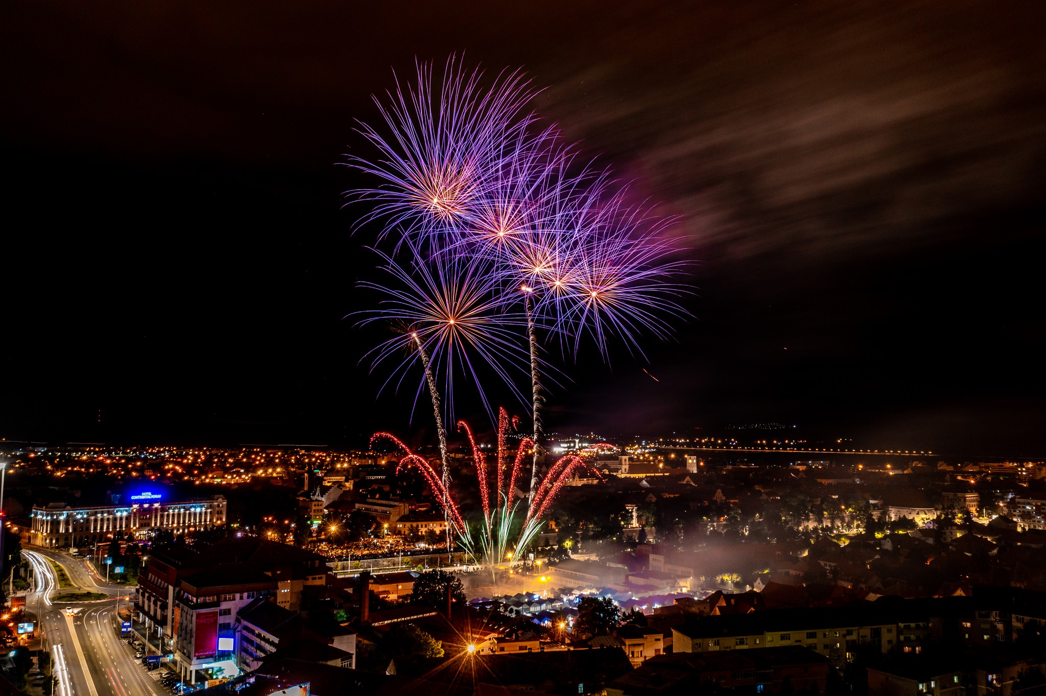Adio, artificii! Festivalul de Teatru de la Sibiu anunță spectacole aeriene cu drone în locul artificiilor
