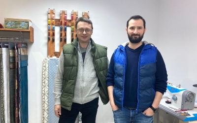 FOTO Doi prieteni și-au deschis croitorie în Sibiu, investiție de câteva mii de euro. „Ne-am săturat de munca în trei schimburi”