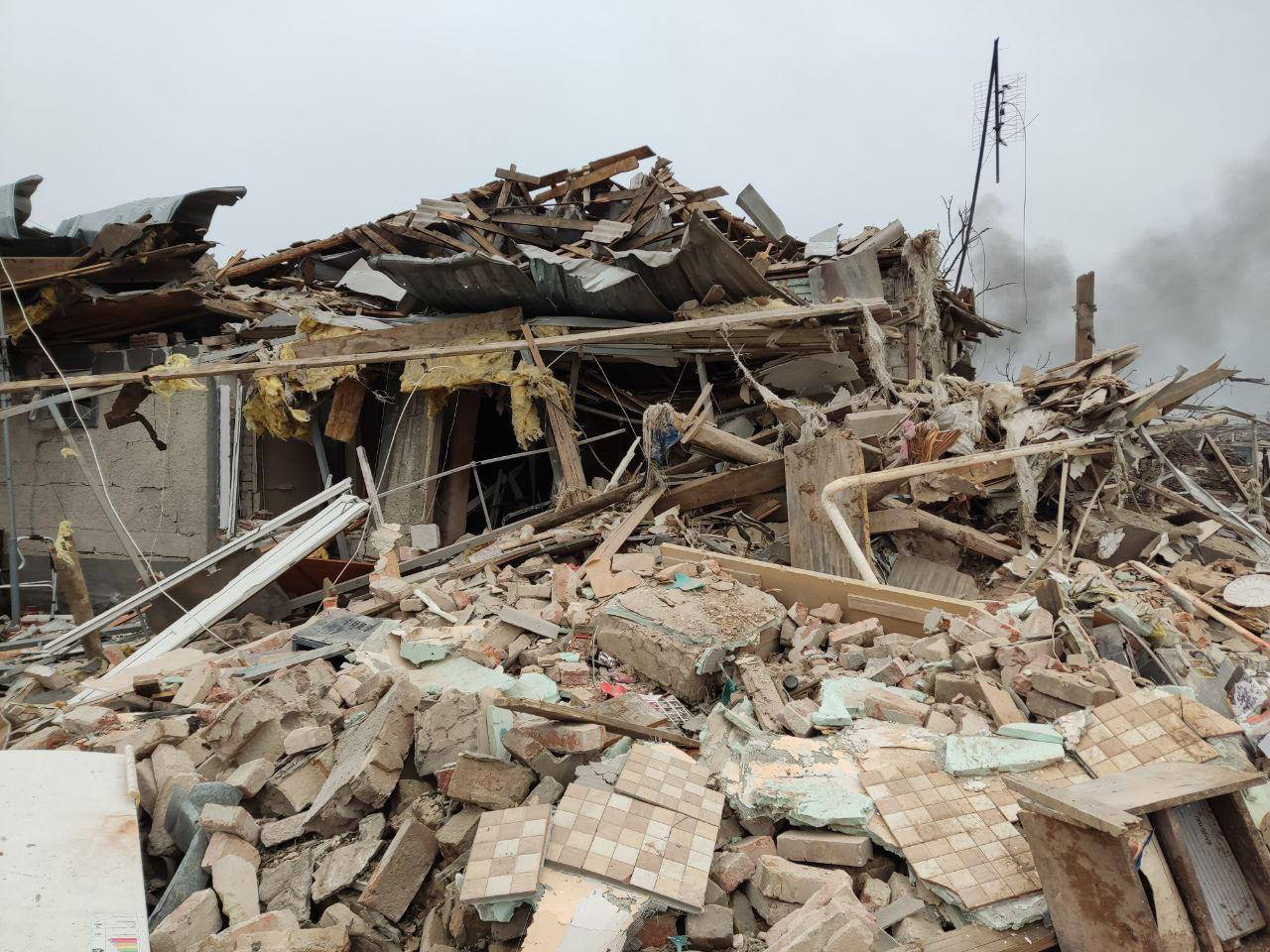 Primarul din Mariupol: Luptăm, nu încetăm să ne apărăm patria! Orașul este bombardat de 12 ore