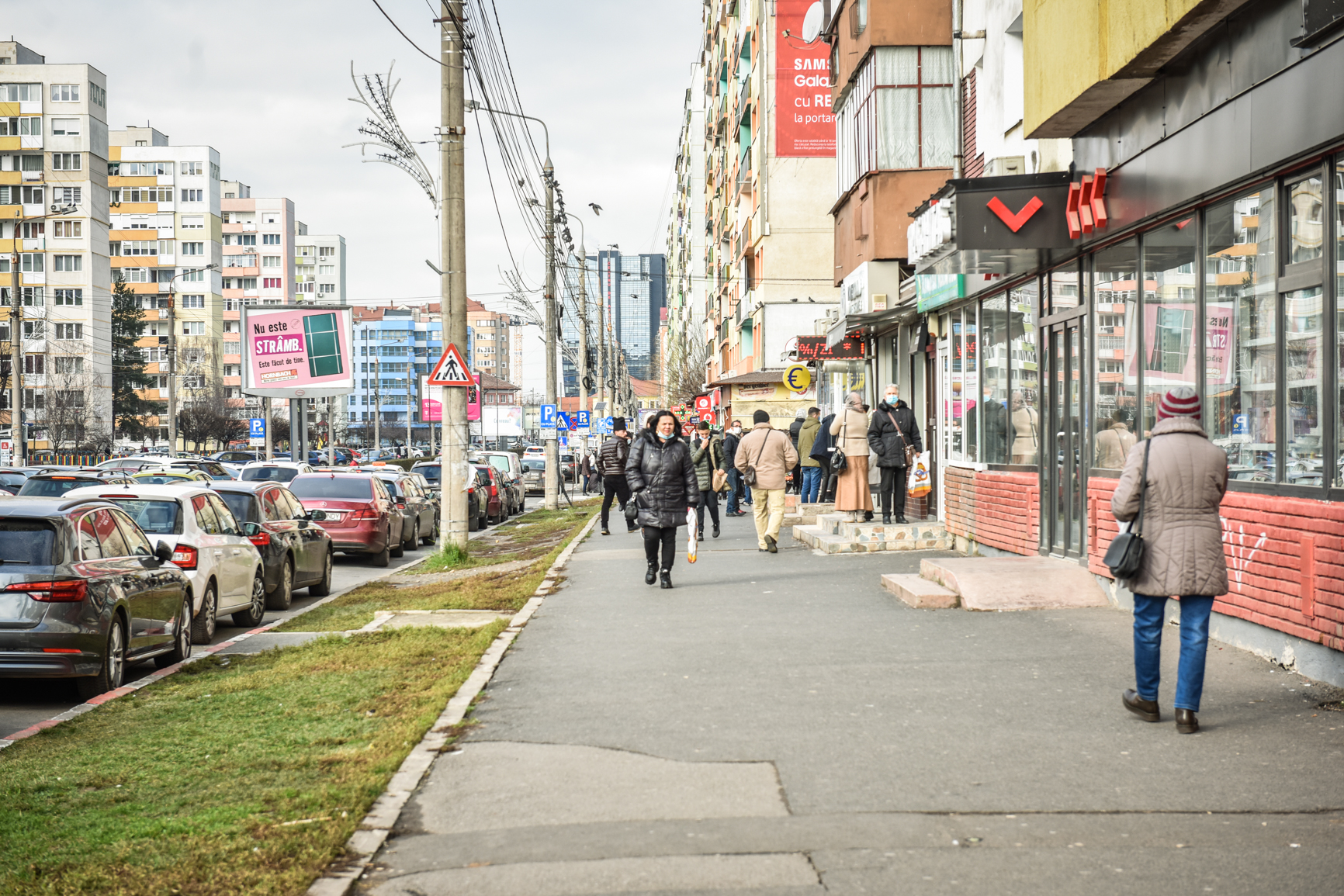 Cash, card sau on-line? Opt din zece sibieni preferă să plătească în numerar parcarea mașinii