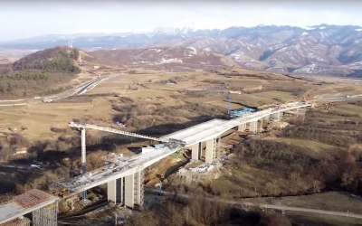 VIDEO Autostrada Sibiu - Boița: primul viaduct turnat din cărucioare ”în balans” va avea luna viitoare gata prima cale