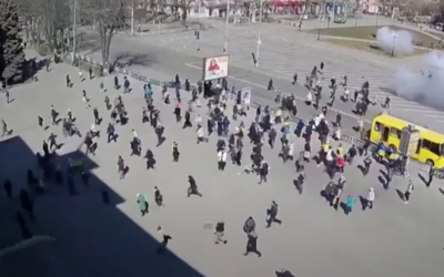 VIDEO Manifestaţie la Herson, dispersată cu tiruri de armă şi grenade lacrimogene