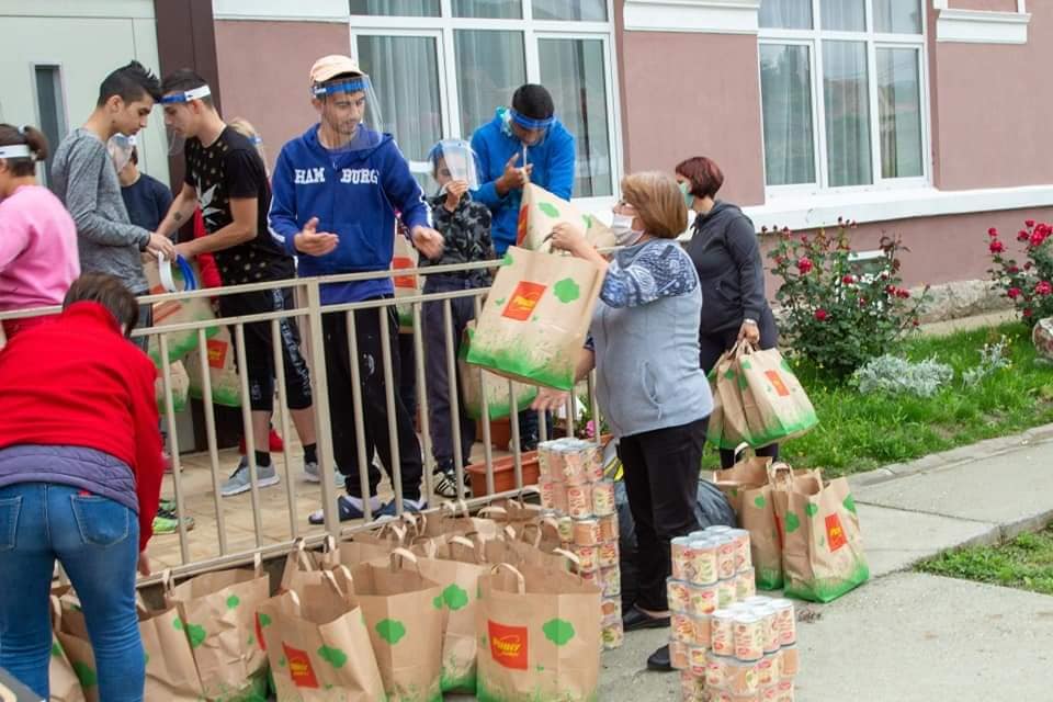 Campania „Dar din dar” continuă. Soții Boldijar vor să ajute 150 de copii orfani