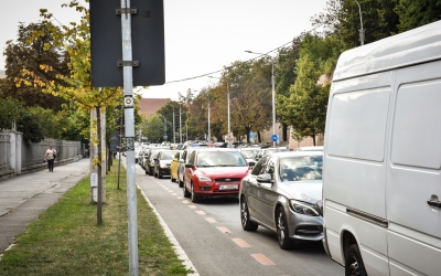 Instructorii școlilor de șoferi, nemulțumiți de traseele la care sunt obligați: puțini au răspuns consultării publice