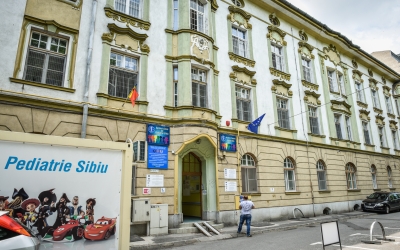 Cinci copii ucraineni sunt internați în spitalele din județul Sibiu. Șapte medici vorbesc limba rusă, la Mediaș