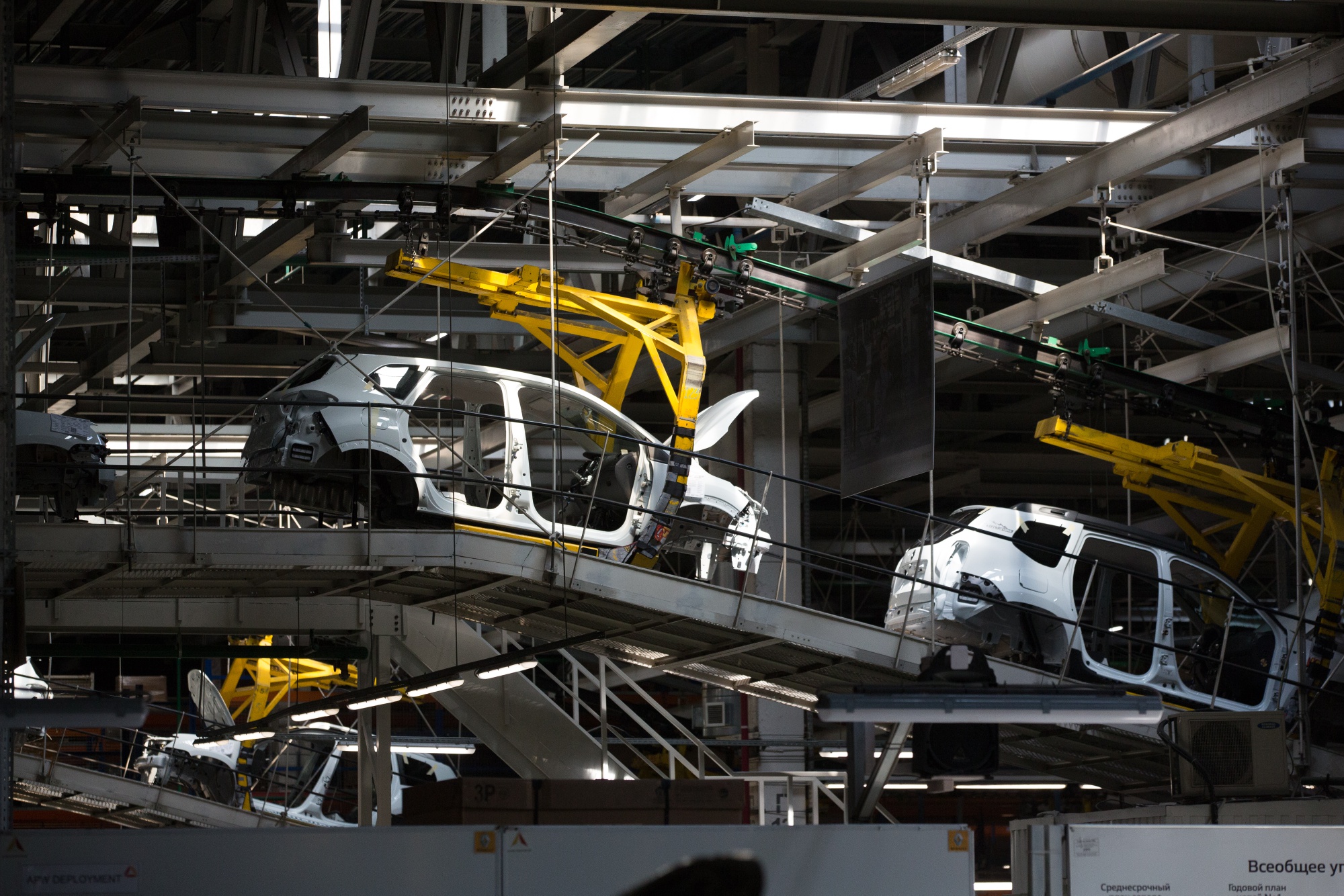 Renault şi-a suspendat activităţile la uzina din Moscova unde producea SUV-uri Duster, Kaptur, Arkana şi Nissan Terrano