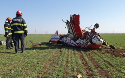 VIDEO-Un avion de acrobație s-a prăbușit în județul Prahova. Pilotul a murit